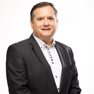 Portrét — prof. Tone Lerher